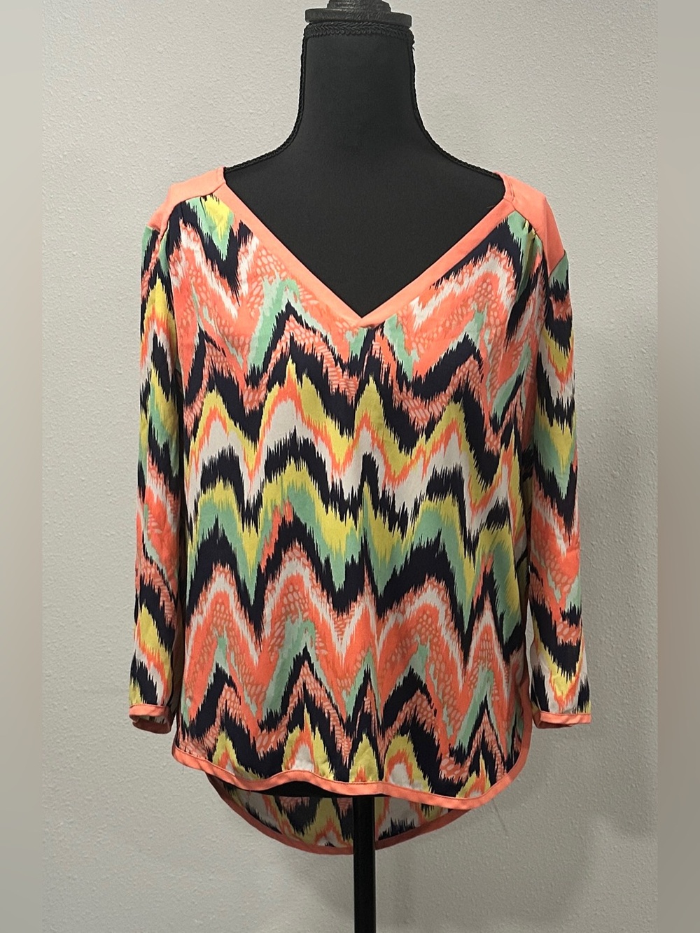 My Michelle - Size M - Coral & Multi Zigzag Open-Back Long Sleeve Top